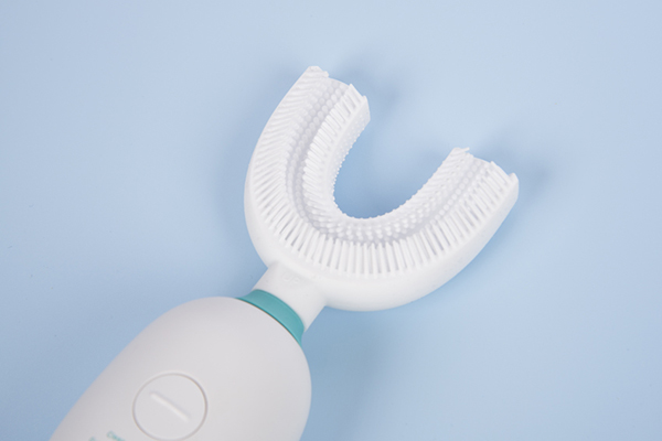 益牙樂成人U型牙刷產品展示 (3).jpg