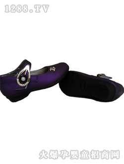 ���ȳǺ�ɫ�r��ŮͯƤЬ